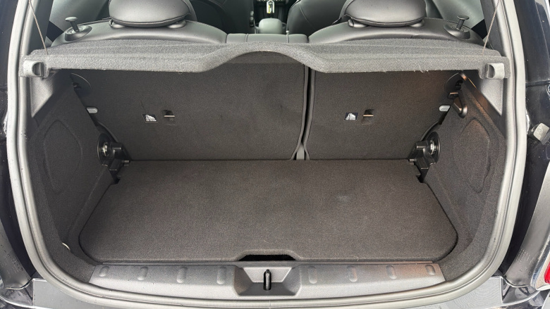 MINI Hatchback 135kW Cooper S Level 3 33kWh 3dr Auto Electric Hatchback